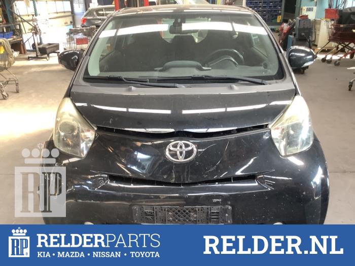 Insugsrör från en Toyota iQ 1.0 12V VVT-i 2011