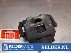 Begagnade Främre bromsok, höger Toyota Yaris III (P13) 1.5 16V Dual VVT-iE Pris € 25,00 Marginaltabell erbjuds av Relder Parts B.V.