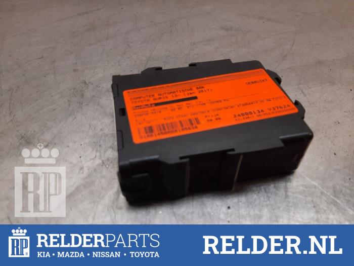 Dator, automatisk växellåda från en Toyota Auris (E18) 1.8 16V Hybrid 2017