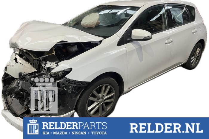 Dator, automatisk växellåda från en Toyota Auris (E18) 1.8 16V Hybrid 2017