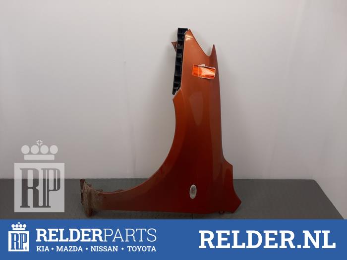 Framskärm, vänster från en Mazda 2 (NB/NC/ND/NE) 1.4 16V 2004