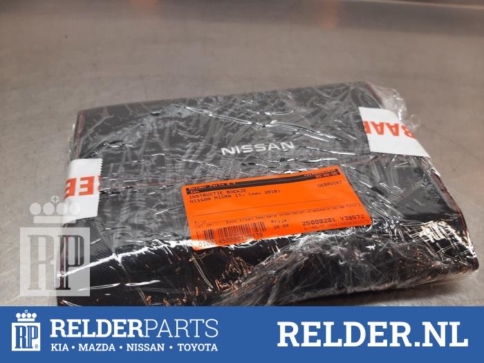 Instruktionsbok från en Nissan Micra (K14) 1.0 IG-T 100 2019