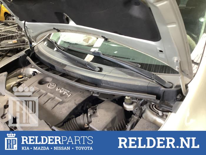 Paravan van een Toyota Auris (E15) 1.6 Dual VVT-i 16V 2009
