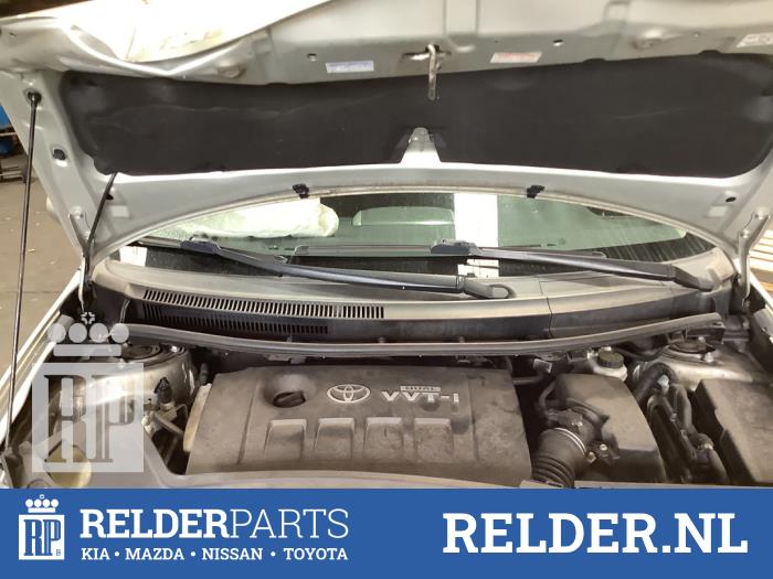 Paravan van een Toyota Auris (E15) 1.6 Dual VVT-i 16V 2009