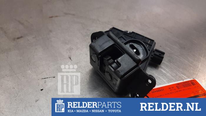 Achterklep Slotmechaniek van een Toyota Auris (E15) 1.6 Dual VVT-i 16V 2009