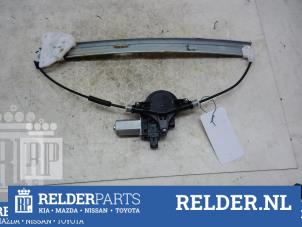 Begagnade Fönstermekanism för bakre dörr, 4-dörrars, vänster Mazda 2 (DE) 1.3 16V S-VT Pris € 30,00 Marginaltabell erbjuds av Relder Parts B.V.