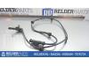 ABS Sensor van een Nissan Almera (N16) 1.8 16V 2005