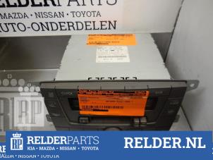 Gebruikte Radio/Cassette Mazda Premacy 1.8 16V Exclusive HP Prijs € 45,00 Margeregeling aangeboden door Relder Parts B.V.