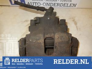 Begagnade Främre bromsok, höger Toyota Avensis (T22) 1.6 16V Pris € 32,00 Marginaltabell erbjuds av Relder Parts B.V.