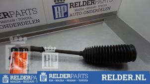 Używane Drazek kierowniczy lewy Mazda 2 (NB/NC/ND/NE) 1.4 16V Cena € 32,00 Procedura marży oferowane przez Relder Parts B.V.
