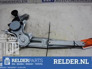 Begagnade Fönstermekanism, 2-dörrars, vänster fram Toyota Yaris II (P9) 1.4 D-4D Pris € 25,00 Marginaltabell erbjuds av Relder Parts B.V.
