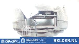 Gebruikte Remklauw (Tang) rechts-voor Toyota Land Cruiser (J12) 3.0 D-4D 16V Prijs € 113,00 Margeregeling aangeboden door Relder Parts B.V.