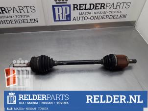 Begagnade Drivaxel, vänster fram Nissan Primera (P12) 1.6 16V Pris € 45,00 Marginaltabell erbjuds av Relder Parts B.V.