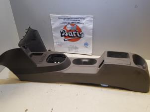 Gebruikte Middenconsoles Volkswagen Caddy III (2KA,2KH,2CA,2CH) 1.9 TDI Prijs € 40,00 Margeregeling aangeboden door Baris Schiedam