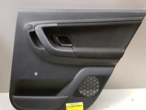 Używane Tapicerka drzwi prawych tylnych wersja 4-drzwiowa Skoda Fabia II Combi 1.2i 12V Cena € 30,00 Procedura marży oferowane przez Baris Schiedam