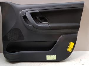 Begagnade List, framdörr, 4-dörrars, höger Skoda Fabia II Combi 1.2i 12V Pris € 40,00 Marginaltabell erbjuds av Baris Schiedam