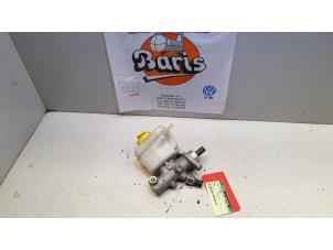 Begagnade Huvudcylinder Volkswagen Touareg (7LA/7L6) 5.0 TDI V10 Pris € 40,00 Marginaltabell erbjuds av Baris Schiedam