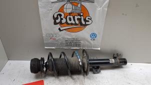 Gebruikte Schokdemper links-voor Volkswagen Up! (121) 1.0 12V 60 Prijs € 30,00 Margeregeling aangeboden door Baris Schiedam