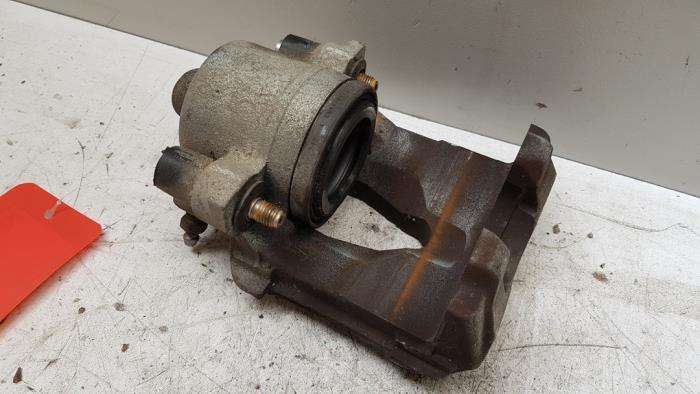 Främre bromsok, vänster från en Volkswagen Up! (121) 1.0 12V 60 2020