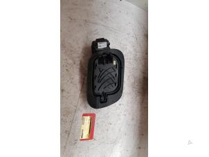 Begagnade Tanklucka Volkswagen T-Cross 1.0 TSI 115 12V Pris € 20,00 Marginaltabell erbjuds av Baris Schiedam