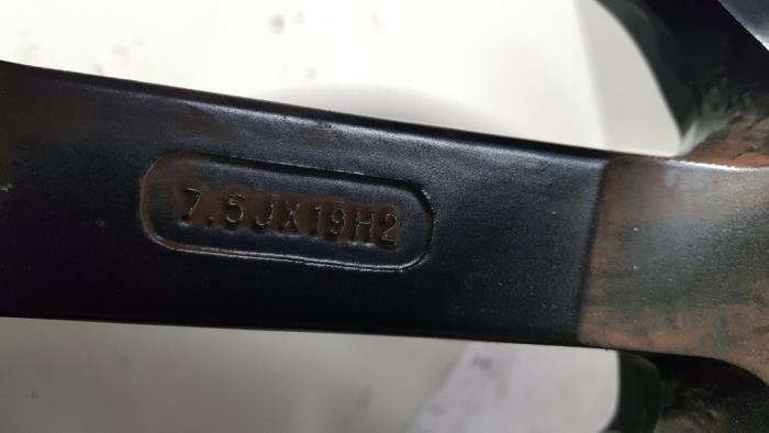 Hjul från en Audi A3 Sportback (8VA/8VF) 1.4 TFSI 16V 2013