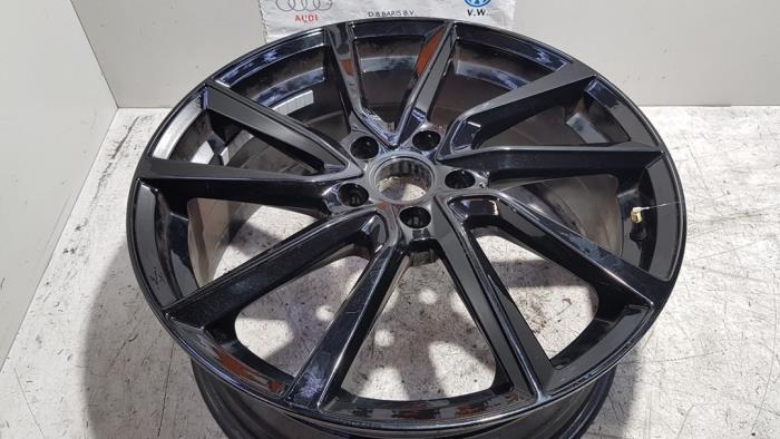 Hjul från en Audi A3 Sportback (8VA/8VF) 1.4 TFSI 16V 2013