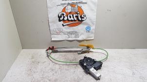 Gebruikte Ruitmechaniek 4Deurs links-achter Fiat Grande Punto (199) 1.4 16V Prijs € 15,00 Margeregeling aangeboden door Baris Schiedam