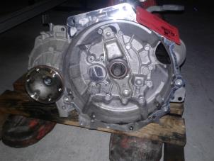 Gebruikte Versnellingsbak Volkswagen Golf VI (5K1) 2.0 TDI 16V Prijs € 250,00 Margeregeling aangeboden door Baris Schiedam