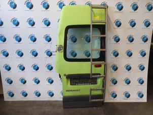 Gebruikte Achterklep deur links Renault Master II (FD/HD) 2.5 dCi 100 FAP Prijs op aanvraag aangeboden door Rhenoy Onderdelen b.v.