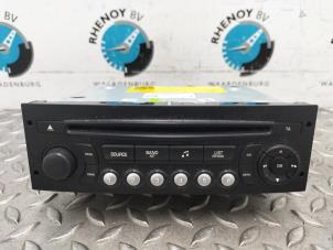 Gebruikte Radio Citroen C3 Picasso (SH) 1.6 16V VTI 120 Prijs op aanvraag aangeboden door Rhenoy Onderdelen b.v.