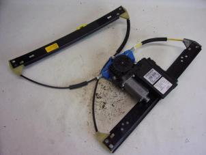 Begagnade Fönstermekanism, 4-dörrars, höger fram Audi A2 (8Z0) 1.4 TDI Euro 4 Pris € 26,25 Marginaltabell erbjuds av Reclycar De Boer BV