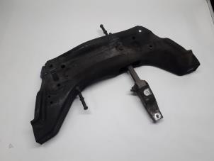 Gebruikte Subframe Volkswagen Polo IV (9N1/2/3) 1.6 16V Prijs € 26,25 Margeregeling aangeboden door Reclycar De Boer BV