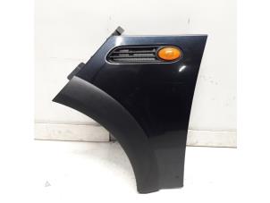 Gebruikte Spatbord links-voor BMW Mini One/Cooper (R50) 1.6 16V Cooper Prijs € 33,08 Margeregeling aangeboden door Reclycar De Boer BV