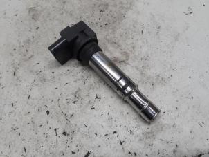 Gebruikte Bobine Volkswagen Polo IV (9N1/2/3) 1.6 16V Prijs € 21,00 Margeregeling aangeboden door Reclycar De Boer BV