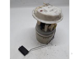 Begagnade Elektrisk bränslepump Peugeot 206 (2A/C/H/J/S) 1.4 16V Pris € 26,25 Marginaltabell erbjuds av Reclycar De Boer BV