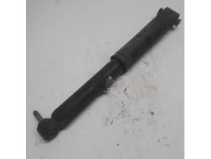 Gebruikte Schokdemper links-achter Renault Grand Scénic III (JZ) 1.9 dCi Prijs € 16,54 Margeregeling aangeboden door Reclycar De Boer BV