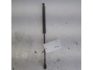 Gebruikte Achterklepdemper links-achter Citroen C3 (SC) 1.4 Prijs € 10,50 Margeregeling aangeboden door Reclycar De Boer BV