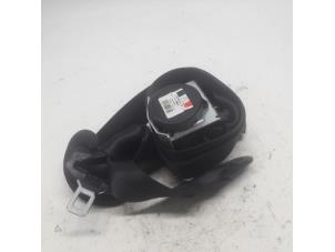 Begagnade Främre säkerhetsbälte, vänster Mini Clubman (R55) 1.6 16V Cooper Pris € 52,50 Marginaltabell erbjuds av Reclycar De Boer BV