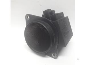 Gebruikte Luchthoeveelheidsmeter Volkswagen Golf III (1H1) 1.9 CL,GL SDI Prijs € 36,75 Margeregeling aangeboden door Reclycar De Boer BV