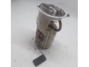 Begagnade Elektrisk bränslepump Volkswagen Golf Plus (5M1/1KP) 1.6 Pris € 26,25 Marginaltabell erbjuds av Reclycar De Boer BV