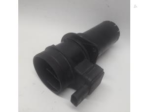 Begagnade Luftflödesmätare Volkswagen Caddy III (2KA,2KH,2CA,2CH) 1.6 TDI 16V Pris € 42,00 Marginaltabell erbjuds av Reclycar De Boer BV