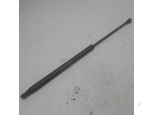 Gebruikte Amortisseur links-achter Fiat 500 (312) 1.2 Prijs € 10,50 Margeregeling aangeboden door Reclycar De Boer BV