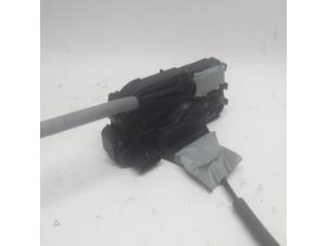 Używane Mechanizm blokady drzwi lewych tylnych wersja 4-drzwiowa Ford Focus 4 Wagon 1.5 EcoBlue 120 Cena € 52,50 Procedura marży oferowane przez Reclycar De Boer BV