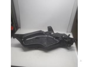 Begagnade AdBlue-tank Seat Ateca (5FPX) 1.6 TDI 16V Pris € 183,75 Marginaltabell erbjuds av Reclycar De Boer BV