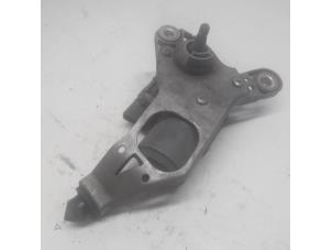 Begagnade Främre torkarmotor Ford Focus 3 Wagon 1.5 TDCi Pris € 21,00 Marginaltabell erbjuds av Reclycar De Boer BV