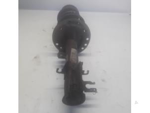 Używane Amortyzator wstrzasów prawy przód Fiat Punto Evo (199) 1.3 JTD Multijet 85 16V Euro 5 Cena € 36,75 Procedura marży oferowane przez Reclycar De Boer BV