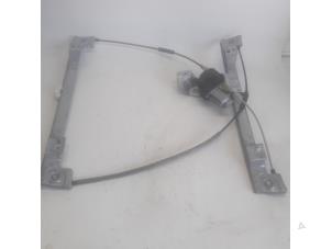 Gebruikte Raammechaniek 2Deurs links-voor Renault Kangoo Express (FW) 1.5 dCi 90 FAP Prijs € 26,25 Margeregeling aangeboden door Reclycar De Boer BV