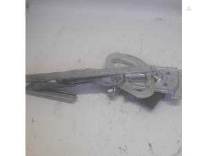 Gebruikte Ruitmechaniek 4Deurs rechts-achter Renault Grand Scénic III (JZ) 1.4 16V TCe 130 Prijs € 26,25 Margeregeling aangeboden door Reclycar De Boer BV