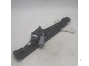 Begagnade Fönstermekanism för bakre dörr, 4-dörrars, höger Opel Grandland (X) 1.6 Turbo 16V Hybrid Pris € 157,50 Marginaltabell erbjuds av Reclycar De Boer BV