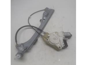 Gebruikte Ruitmechaniek 4Deurs links-achter Renault Laguna III Estate (KT) 2.0 dCi 16V 175 FAP Prijs € 26,25 Margeregeling aangeboden door Reclycar De Boer BV